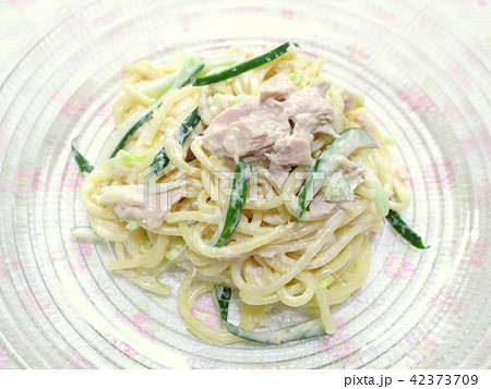 家庭のツナときゅうりのサラダスパゲティ 家庭のツナときゅうりのサラダスパゲティ 42373709