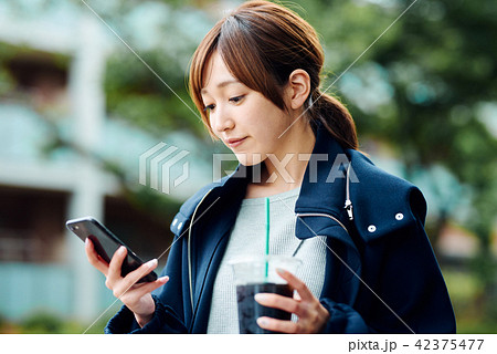 ウォーキング 42375477