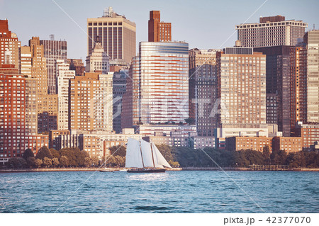 Manhattan seen from New Jersey at sunset, New York 42377070