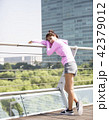 韓国人 若い女性 運動 42379012