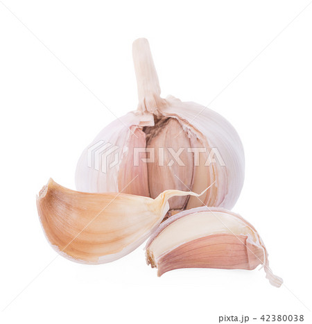 Garlic isolated on white background 42380038