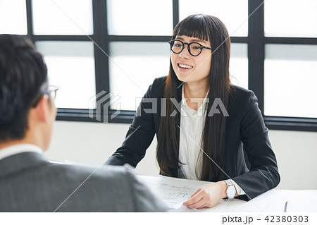 クリエイティブオフィス 打ち合わせ クリエイティブオフィス 打ち合わせ 42380303