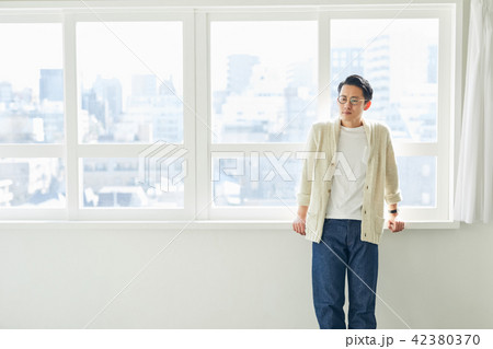 クリエイティブ ビジネスマン クリエイティブ ビジネスマン 42380370