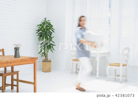 主婦　ライフスタイル 42381073