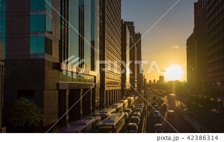 Sunset over modern office buildings in taipei Sunset over modern office buildings in taipei 42386314