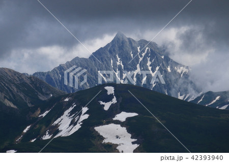 北アルプス薬師岳山頂からの山々　雲ノ平と槍ヶ岳 42393940