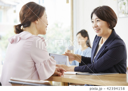 相談 説明 女性 42394158