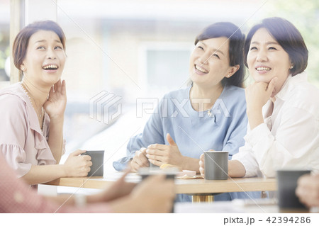 3 3 40代 42394286