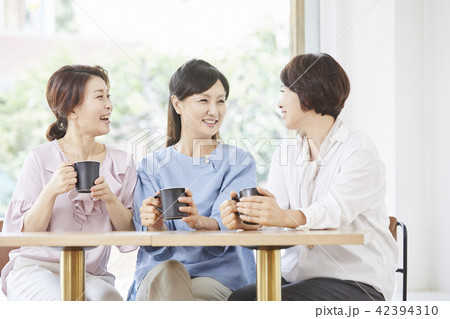 女性 女 女の子 42394310