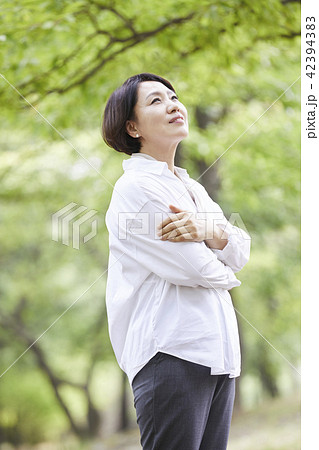 公園 女性 女 42394383