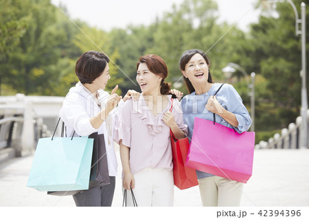 ショッピング 買い物 ショッピングバッグ 42394396