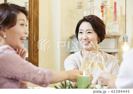 乾杯 女性 女 42394445