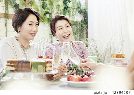 乾杯 女性 女 42394507