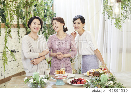 フルーツ 果物 女性 42394559