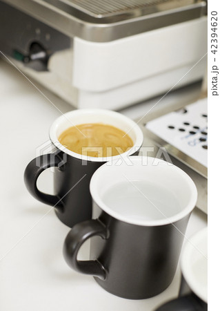 マグカップ 水 フォーカス 42394620