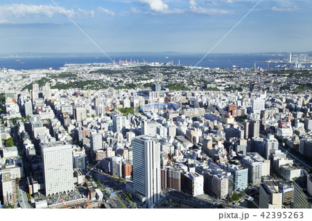 横浜ランドマークタワーから見た 横浜スタジアム周辺の風景の写真素材