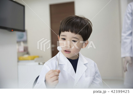 男 男性 男の子 42399425