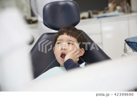 男 男性 男の子 42399690