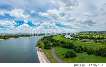 空撮 戸田市道満グリーンパーク 彩湖越しにと都心方面を望む 空撮 戸田市道満グリーンパーク 彩湖越しにと都心方面を望む 42402854