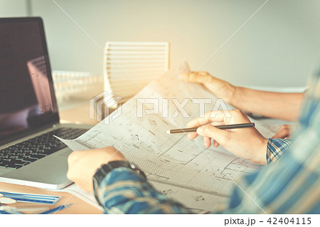 Architects are sharing structural analysis Architects are sharing structural analysis 42404115