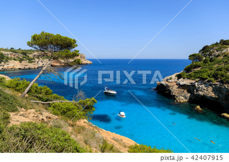 The lagoon of Cala des Moro in Mallorca, Spain 42407915