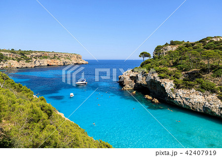 The lagoon of Cala des Moro in Mallorca, Spain 42407919