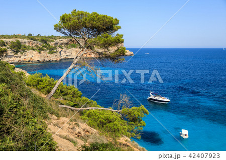 The lagoon of Cala des Moro in Mallorca, Spain 42407923