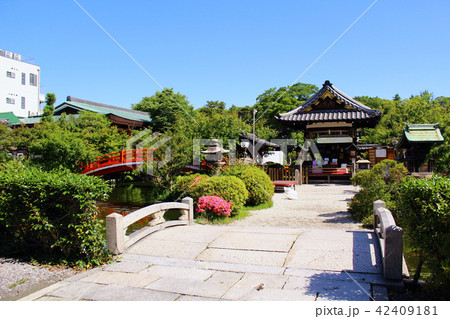 【京都】神泉苑　善女龍王社と石橋 42409181