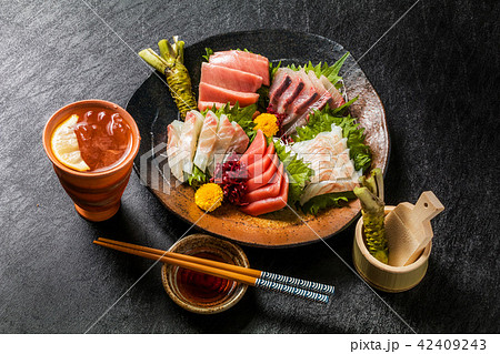 お刺身　 Japanese gourmet genuine finger sushi 42409243