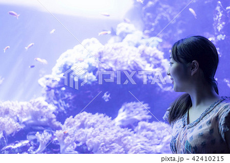 水族館　女性 42410215