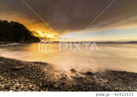真鶴半島 番場浦海岸の夕暮れ 真鶴半島 番場浦海岸の夕暮れ 42411515