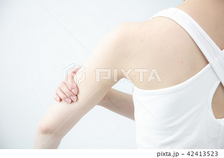 女性 腕 女性 腕 42413523