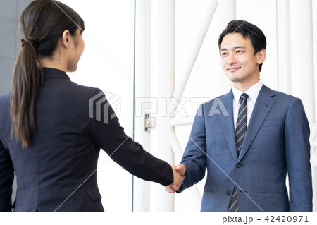 ビジネス 握手 ビジネス 握手 42420971