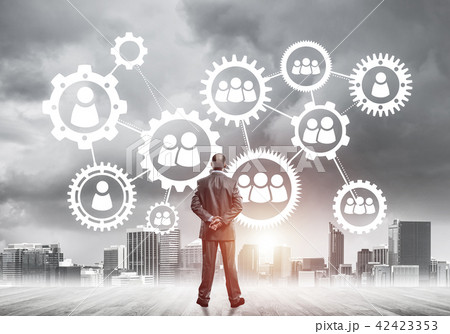 Social connection concept drawn on screen as symbol for teamwork Social connection concept drawn on screen as symbol for teamwork 42423353
