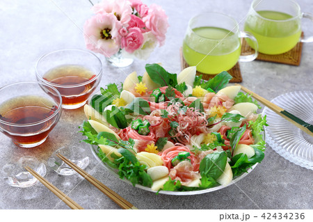 桃のそうめんサラダ  そうめんアレンジ　アレンジそうめん 42434236