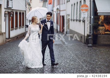 bride and groom 42436194