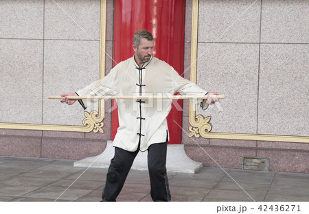 男子生徒 男子学生 男性 42436271