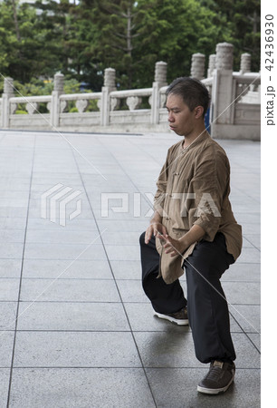 男子生徒 男子学生 男性 42436930