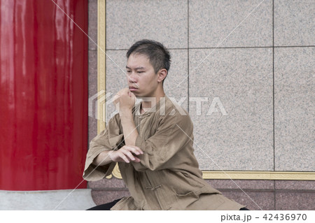 男性 男 男の人 42436970