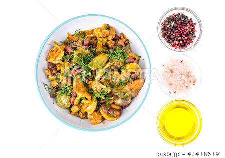 Vegetable stew of beans, onions, carrots and mushrooms Vegetable stew of beans, onions, carrots and mushrooms 42438639