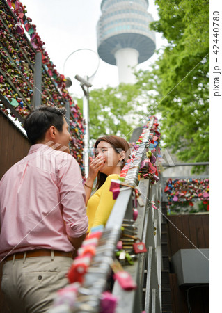 カップル デート ロック 42440780