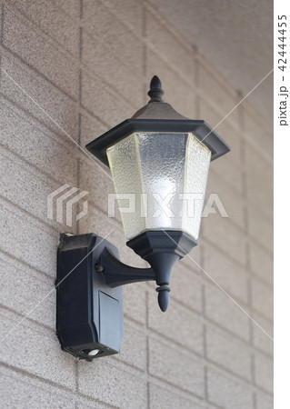 街灯 (玄関 省エネ 小物 インテリア 屋外 ライト 電気 照明 一軒家 戸建て マンション 小物) 街灯 (玄関 省エネ 小物 インテリア 屋外 ライト 電気 照明 一軒家 戸建て マンション 小物) 42444455