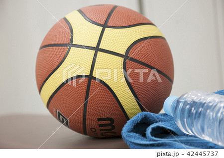 体育 ロッカー 学校 教育 部活 バスケットボール 水 スポーツドリンク 水分補給 熱中症対策 体育 ロッカー 学校 教育 部活 バスケットボール 水 スポーツドリンク 水分補給 熱中症対策 42445737