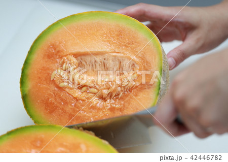 夕張メロン (果物 フルーツ スイーツ お中元 マスクメロン ブランド ギフト 贈り物 赤肉) 42446782