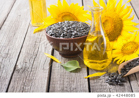 Ingredient oil , seeds and sunflower Ingredient oil , seeds and sunflower 42448085