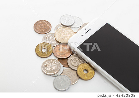 スマホと小銭 スマホと小銭 42450808