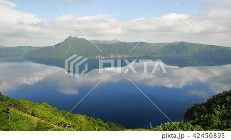 北海道　夏の摩周湖 42450895
