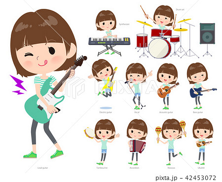 mischievous young  women_pop music 42453072