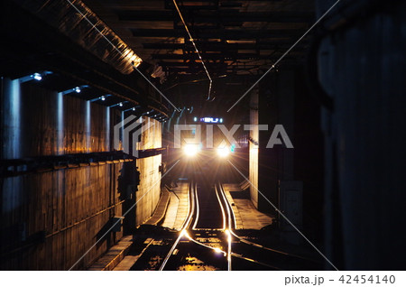 調布駅に進入する都営地下鉄線 42454140