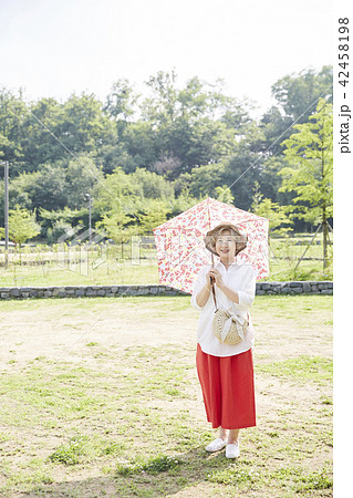 公園 高齢者 老人 42458198